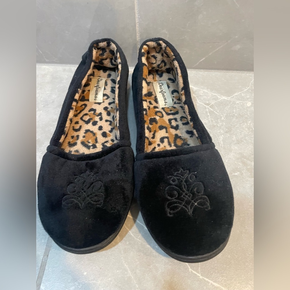 DearFoams Black and Blue Slippers